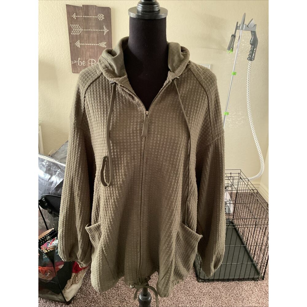Max Studio Large Army Green Long Sleeve Zip Up Hoodie